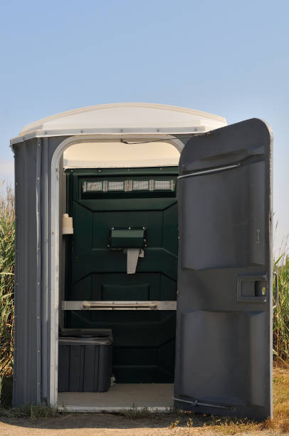 Best Portable bathroom rental  in Tri Lakes, IN